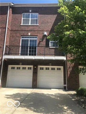 $1,900 | 11705 Chant Lane, Unit 7, Zionsville, IN 46077