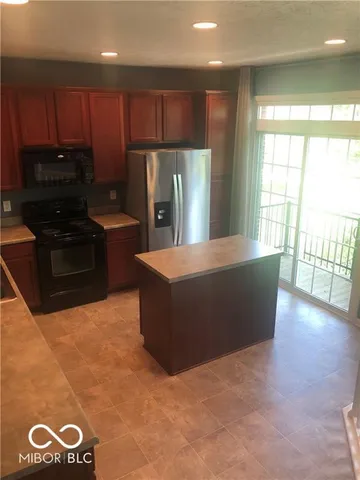 $1,900 | 11705 Chant Lane, Unit 7, Zionsville, IN 46077