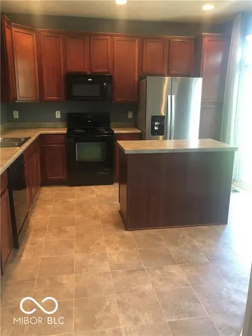 $1,900 | 11705 Chant Lane, Unit 7, Zionsville, IN 46077