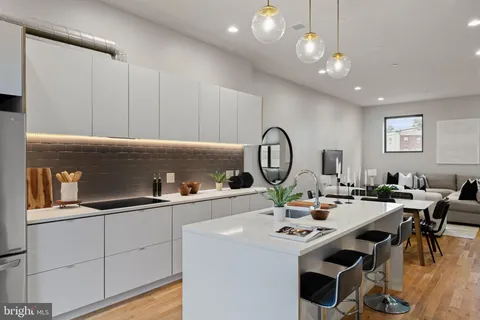 $525,000 | 1720 Folsom Street, Unit B, Philadelphia, PA 19130