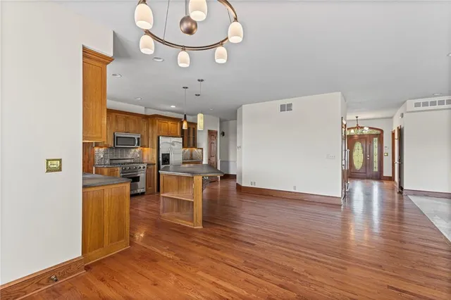 $1,650,000 | 1548 North 800 Road, Baldwin City, KS 66006