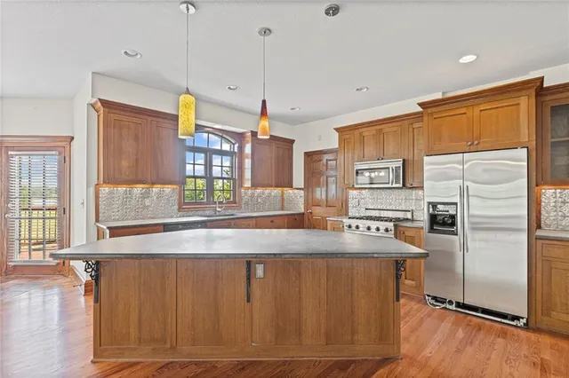 $1,650,000 | 1548 North 800 Road, Baldwin City, KS 66006