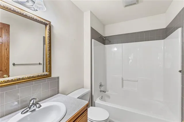 $1,650,000 | 1548 North 800 Road, Baldwin City, KS 66006