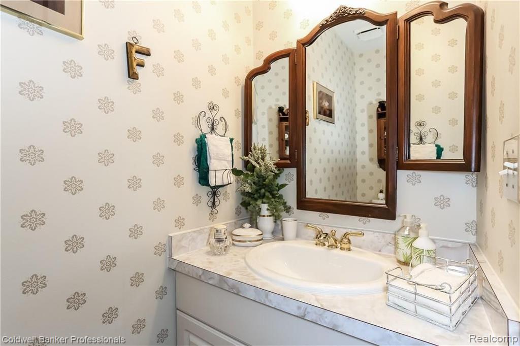 1483 Carriage Lane, Unit 17 Rochester Hills, MI 48306 - Photo 14 of 28