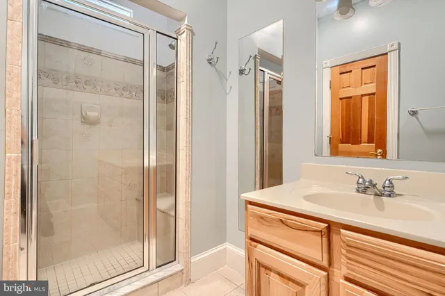 $3,250 | 706 South Bond Street, Baltimore, MD 21231