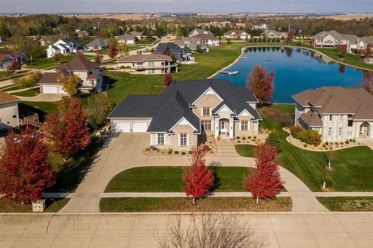 1715 Maple Street Robins, IA 52328 - Photo 1 of 50 Gallery Image 1
