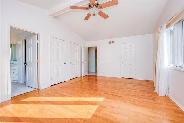a view of utility room with washer and dryer