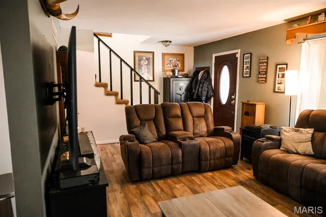 $699,900 | 7205 Highway 100, Washington, MO 63090