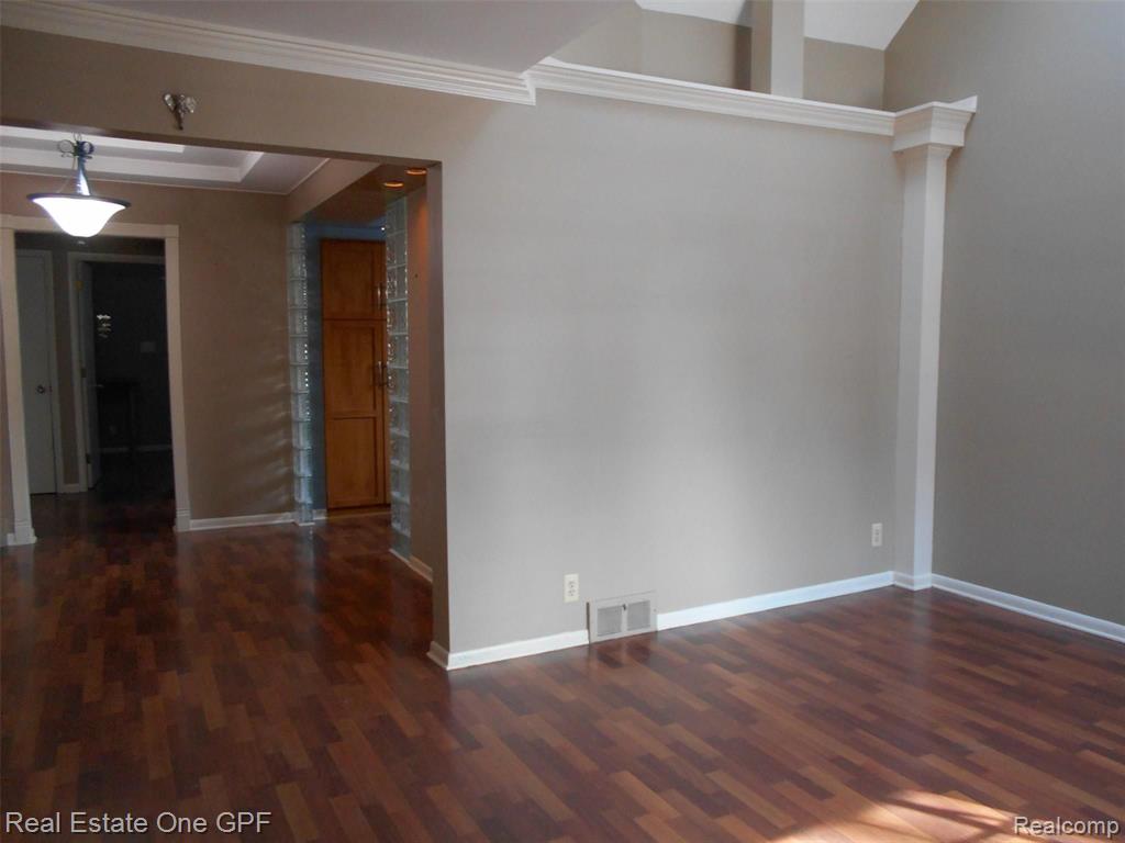 466 Touraine Road Grosse Pointe, MI 48236 - Photo 4 of 28