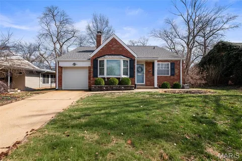 $474,900 | 760 Glenway Drive, Glendale, MO 63122
