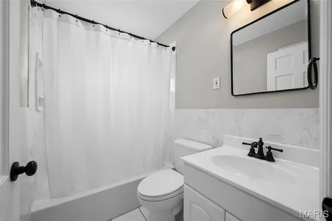 $474,900 | 760 Glenway Drive, Glendale, MO 63122