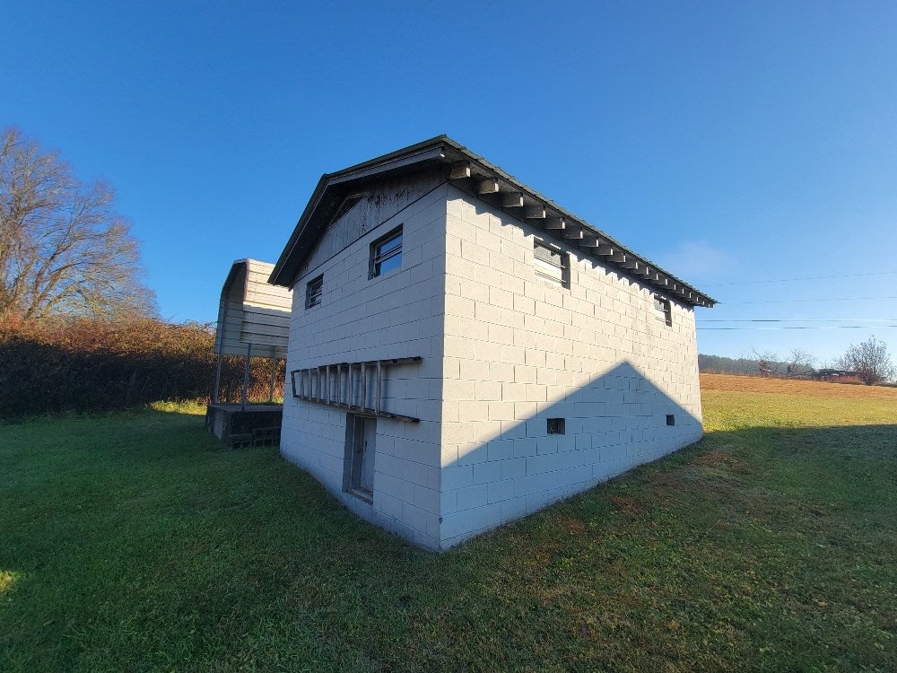 1800 Tower Road Galax, VA 24333 - Photo 18 of 21 Gallery Image 18