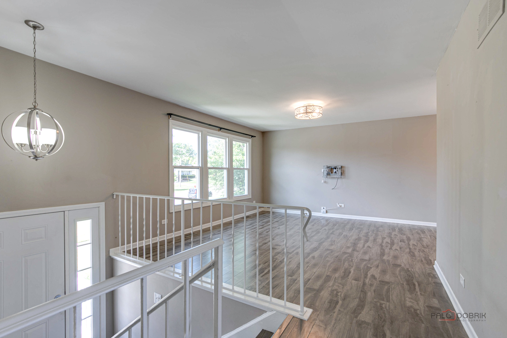 1030 Hassell Road Hoffman Estates, IL 60169 - Photo 19 of 35 a view of an empty room with a window