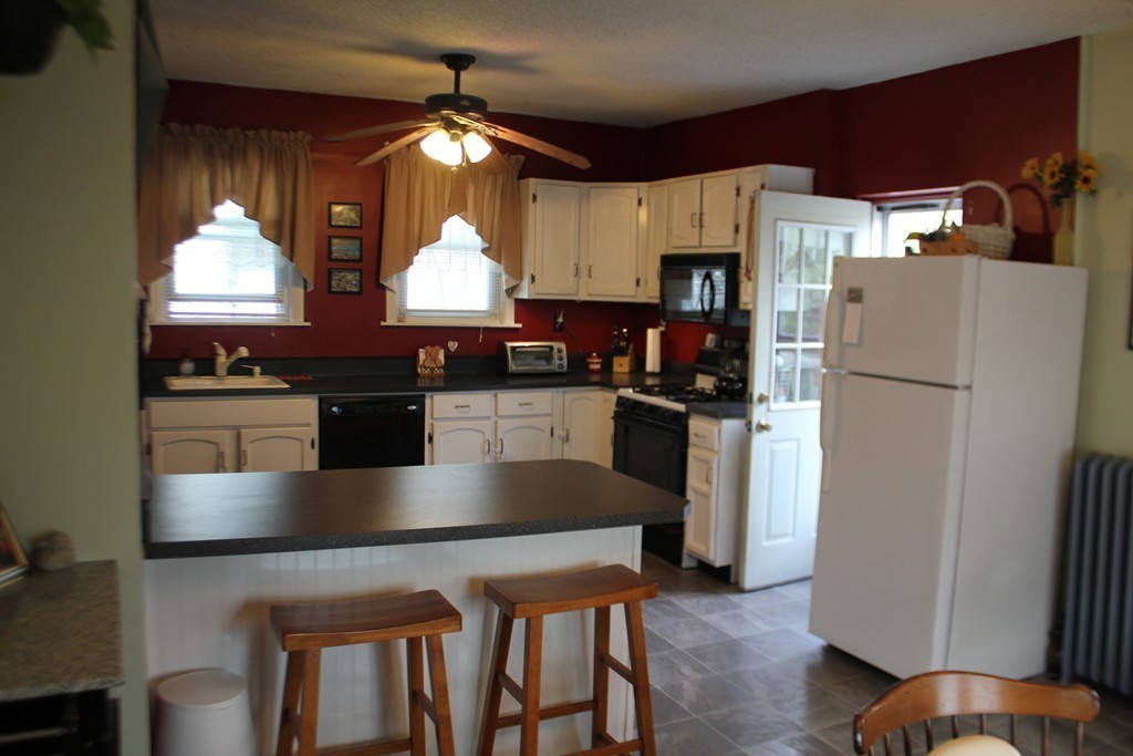 71 Silver Street West Springfield, MA 01089 - Photo 5 of 18 Gallery Image 5