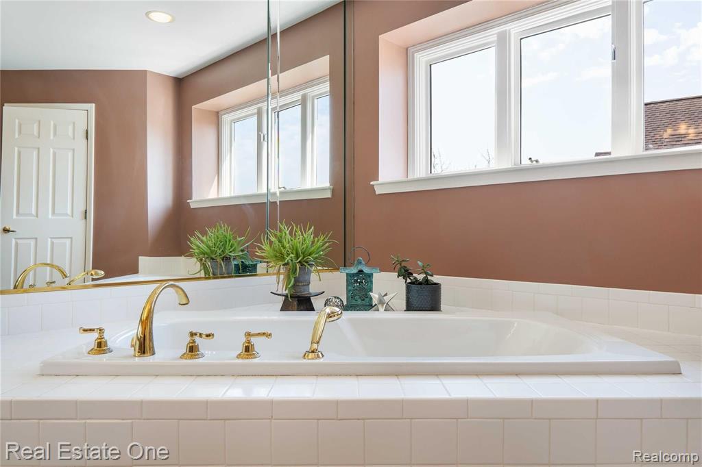 2018 Hickory Trail Drive Rochester Hills, MI 48309 - Photo 39 of 60