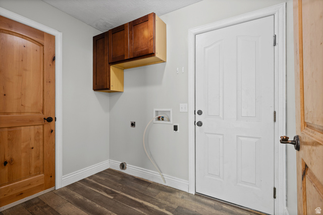 1346 Archmore Drive Springville, UT 84663 - Photo 10 of 32 Dedicated utility space featuring wood-finish flooring, light grey walls, and white trim