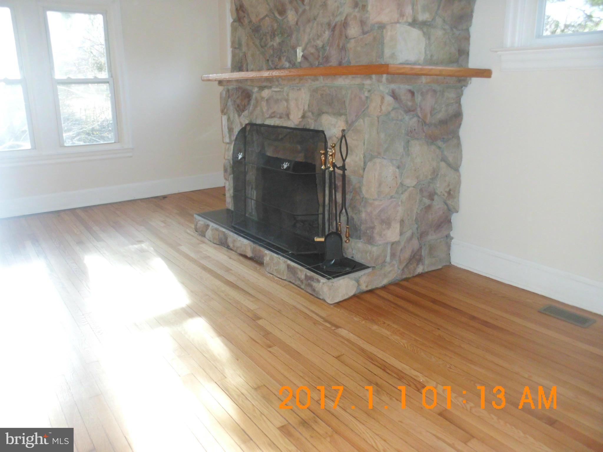 8016 Brooklyn Bridge Road Laurel, MD 20707 - Photo 6 of 30 Family Room