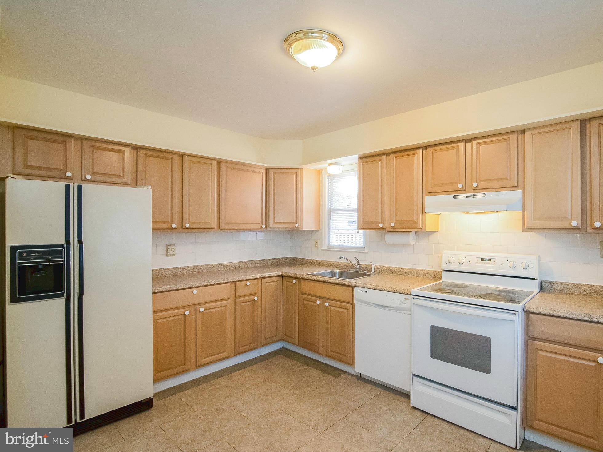 1919 Potomac Road Edgewater, MD 21037 - Photo 7 of 25 Kitchen
