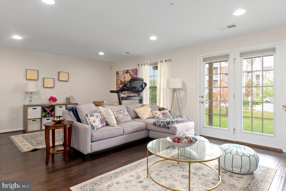 14417 Sandy Ridge Lane Laurel, MD 20707 - Photo 3 of 34 Gallery Image 3