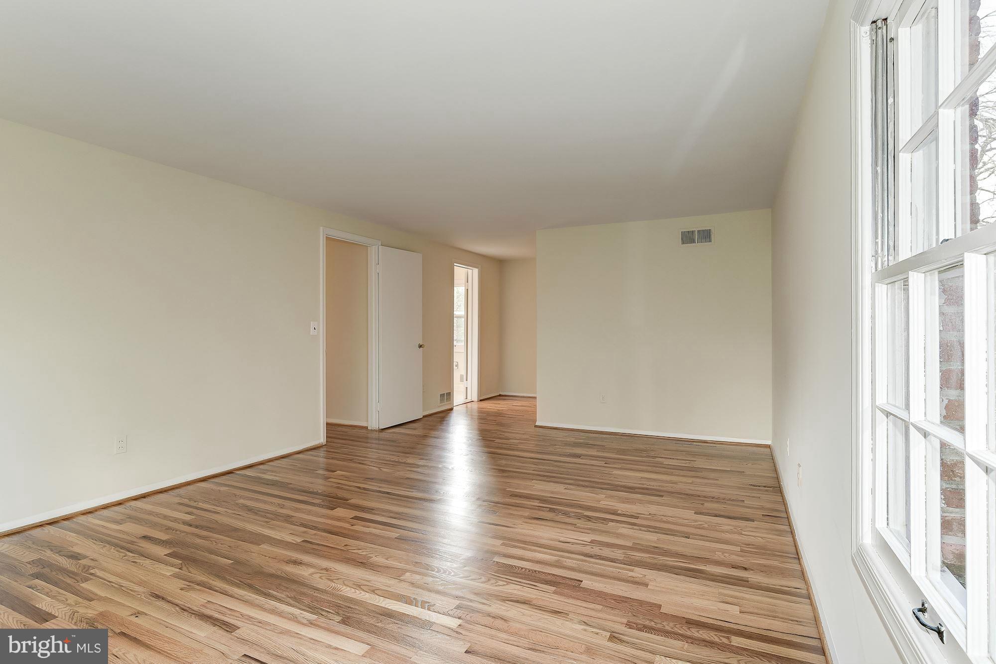 10816 Old Coach Road Potomac, MD 20854 - Photo 16 of 27 Bedroom (Master)