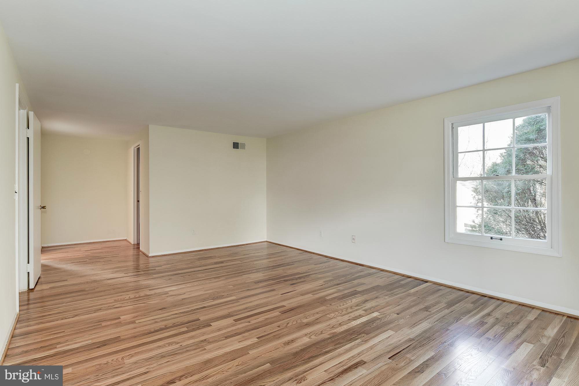 10816 Old Coach Road Potomac, MD 20854 - Photo 17 of 27 Bedroom (Master)