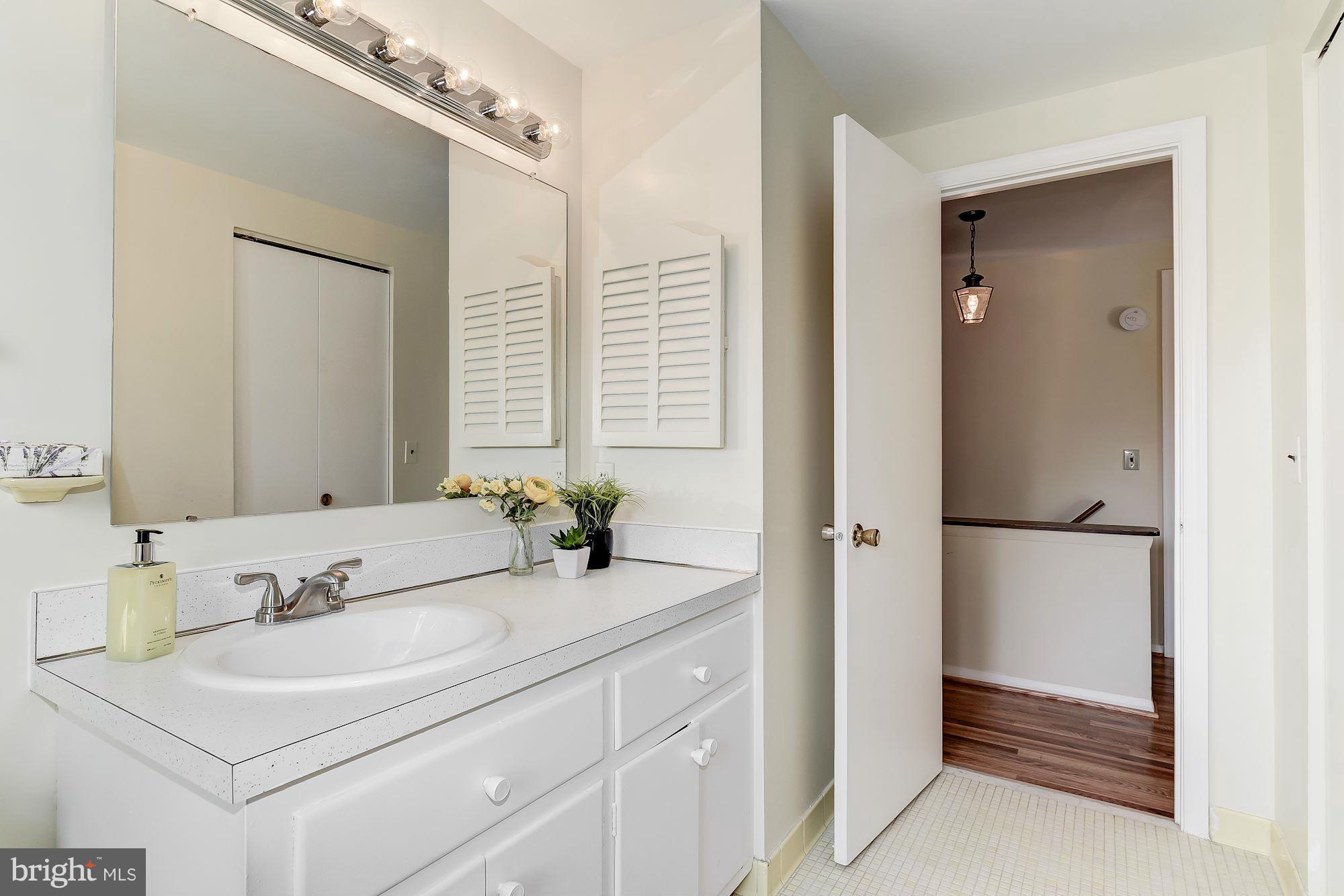 10816 Old Coach Road Potomac, MD 20854 - Photo 22 of 27 Bath