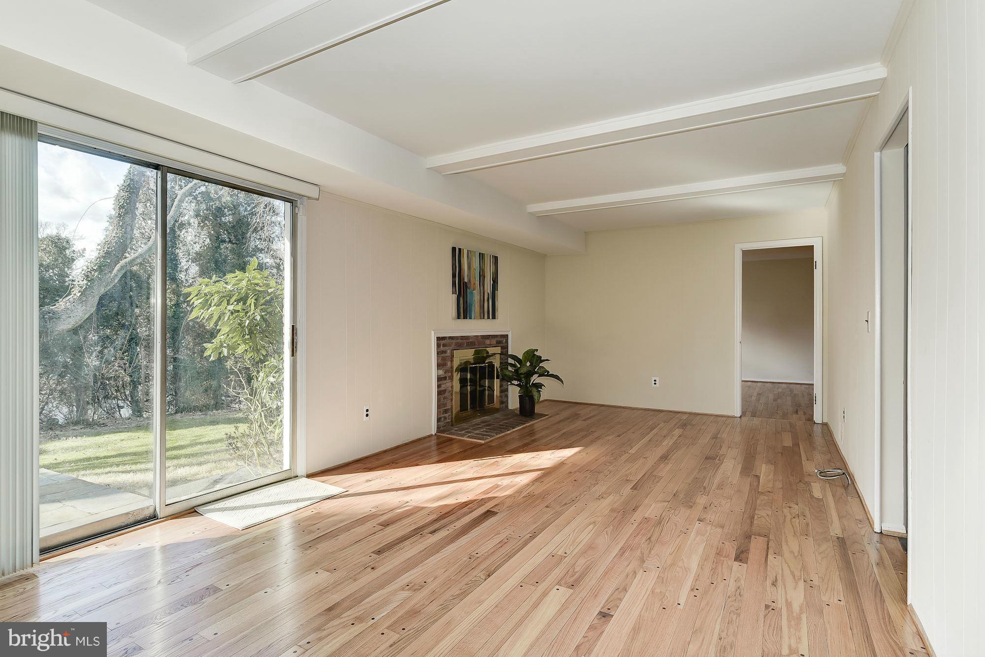 10816 Old Coach Road Potomac, MD 20854 - Photo 10 of 27 Family Room
