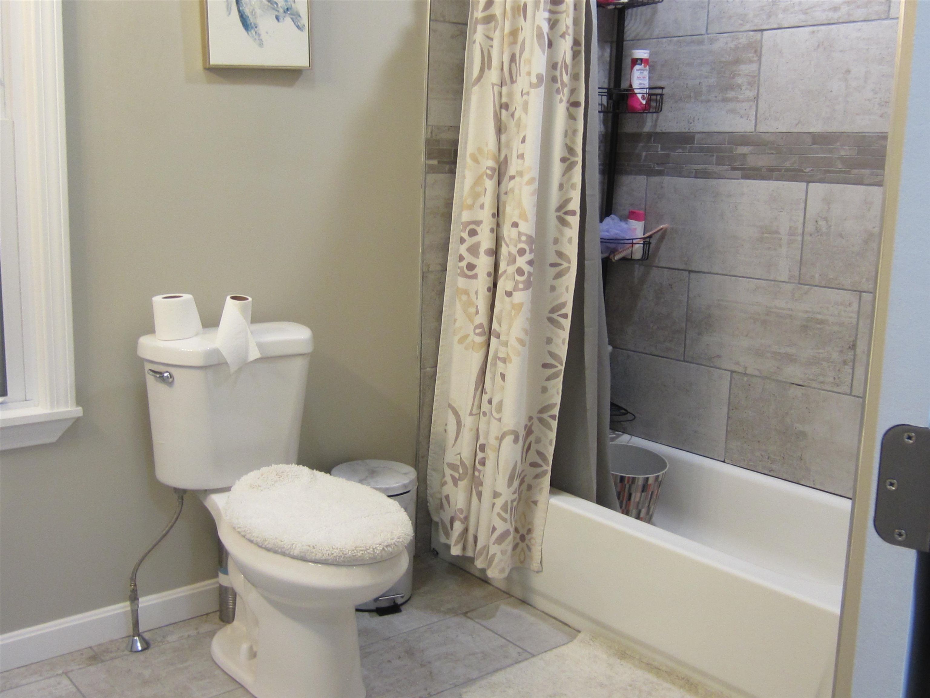 162 Central Street Manchester, NH 03103 - Photo 8 of 15