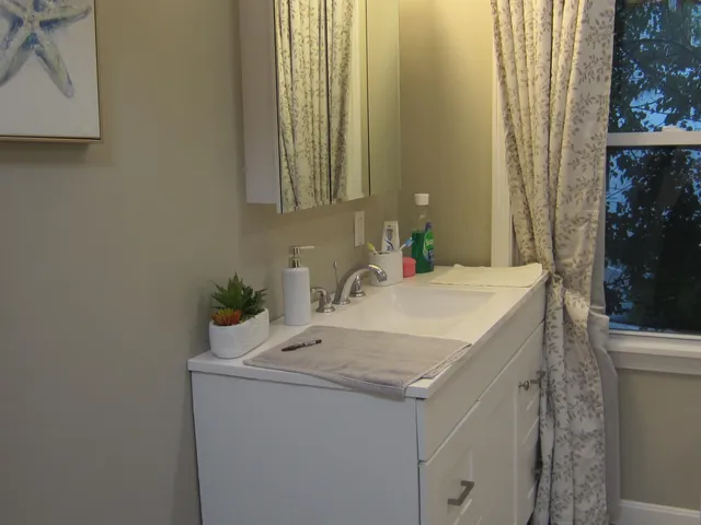 $390,000 | 162 Central Street, Manchester, NH 03103