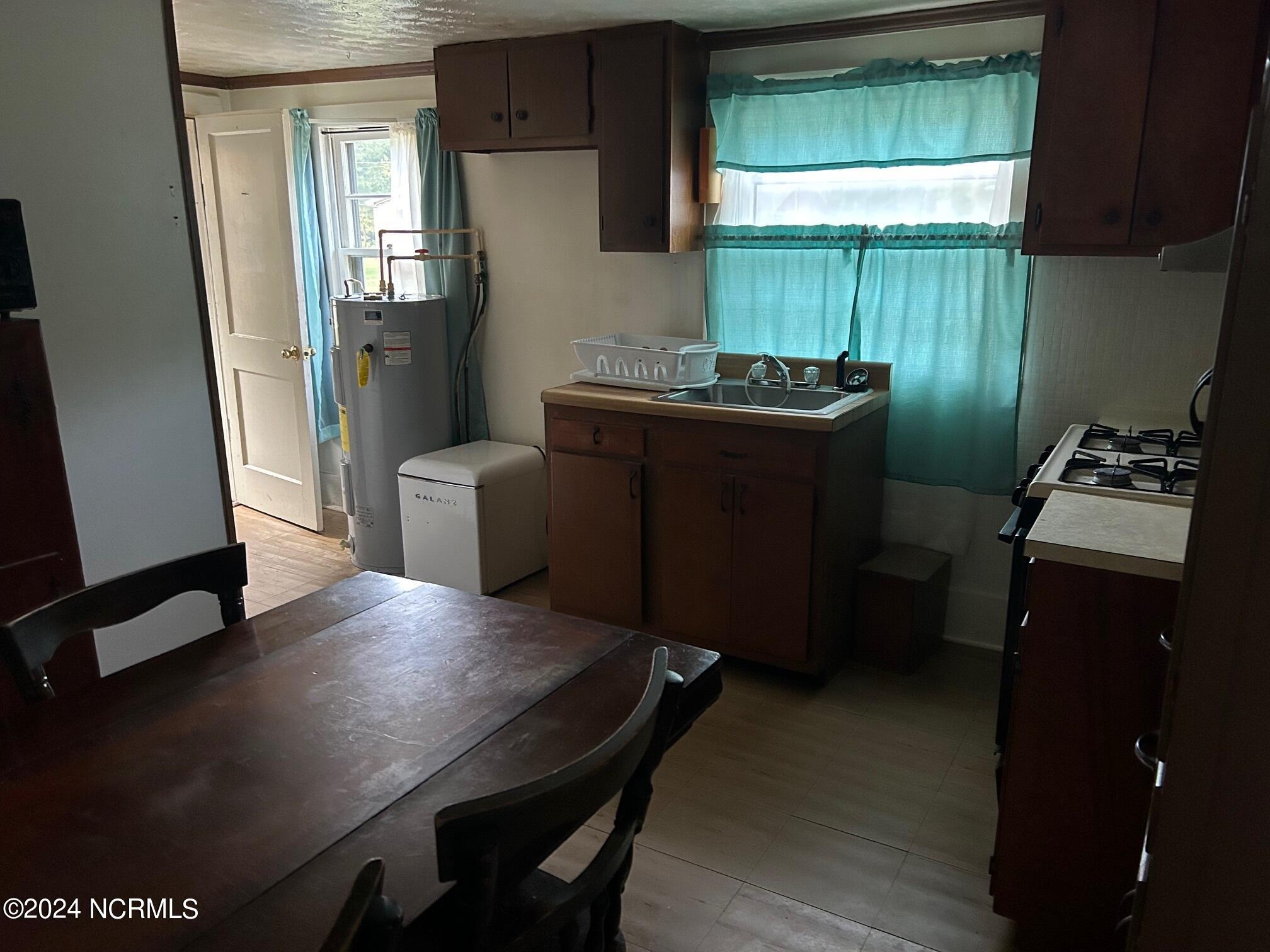 883 Shillingtown Road Elizabeth City, NC 27909 - Photo 10 of 16 kitchen