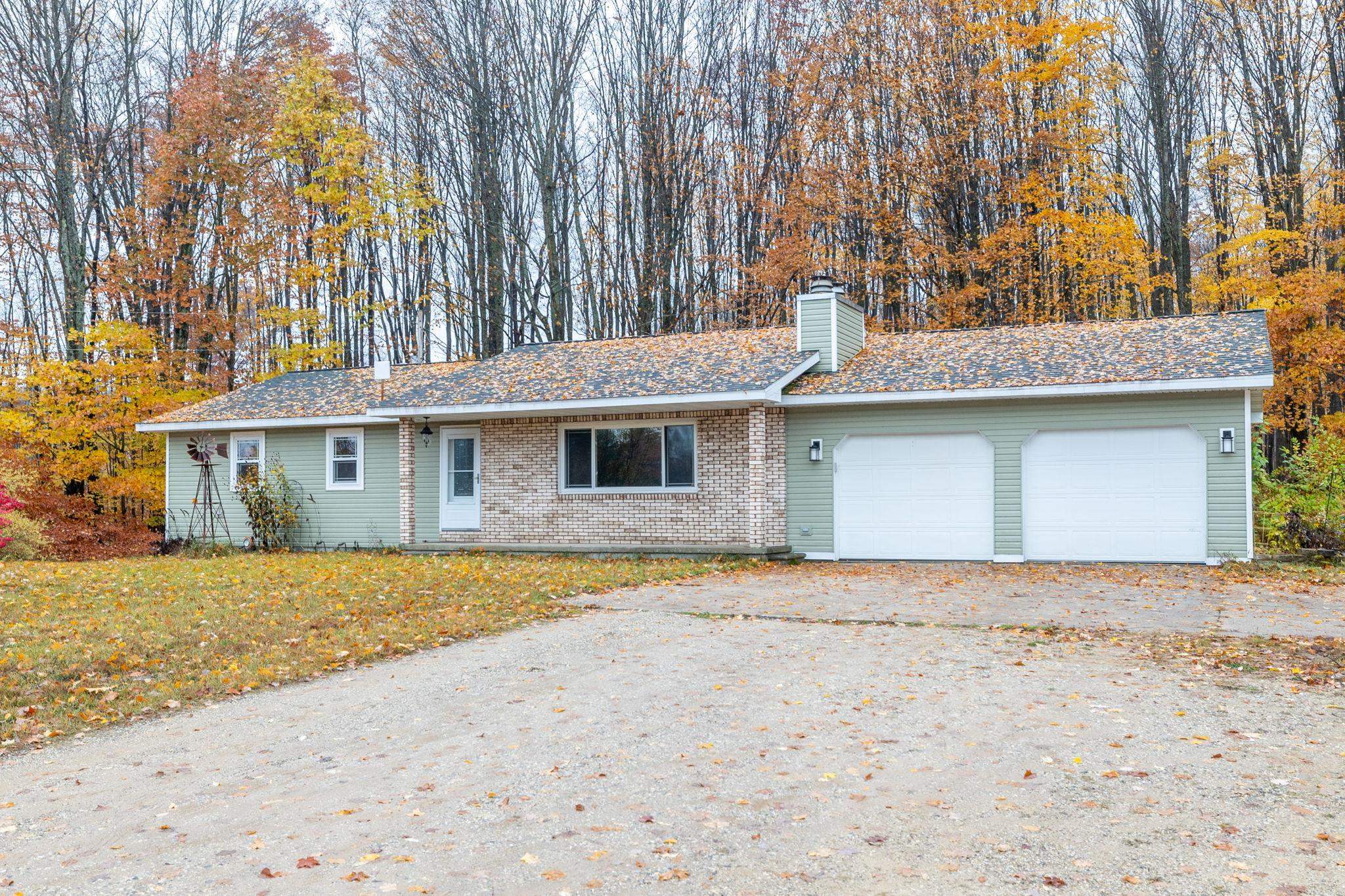 11280 33 Road Tustin, MI 49688 - Photo 3 of 43