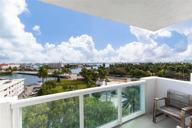 $4,800 | 7900 Harbor Island Drive, Unit 712, North Bay Village, FL 33141