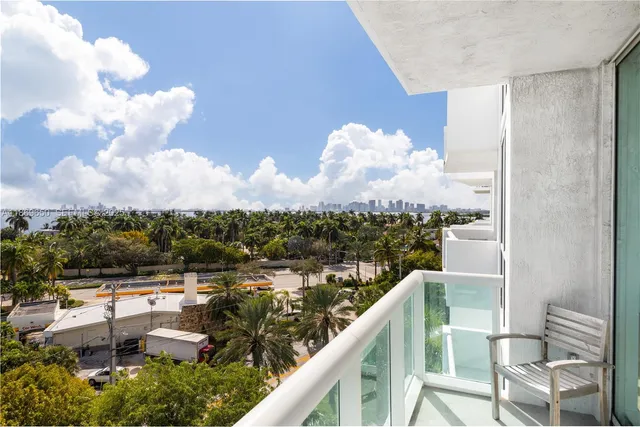 $4,800 | 7900 Harbor Island Drive, Unit 712, North Bay Village, FL 33141