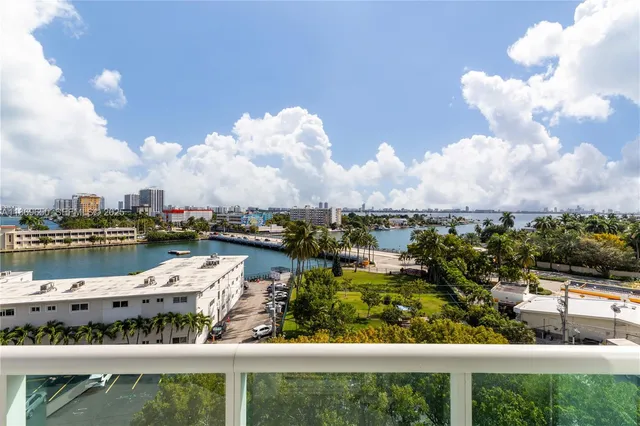 $4,800 | 7900 Harbor Island Drive, Unit 712, North Bay Village, FL 33141