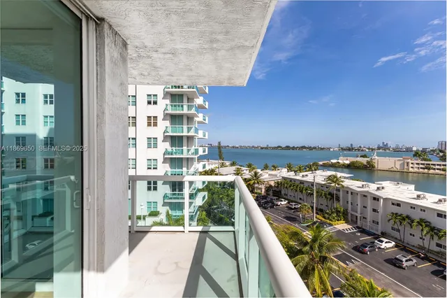 $4,800 | 7900 Harbor Island Drive, Unit 712, North Bay Village, FL 33141