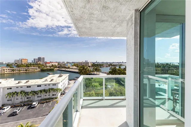 $4,800 | 7900 Harbor Island Drive, Unit 712, North Bay Village, FL 33141