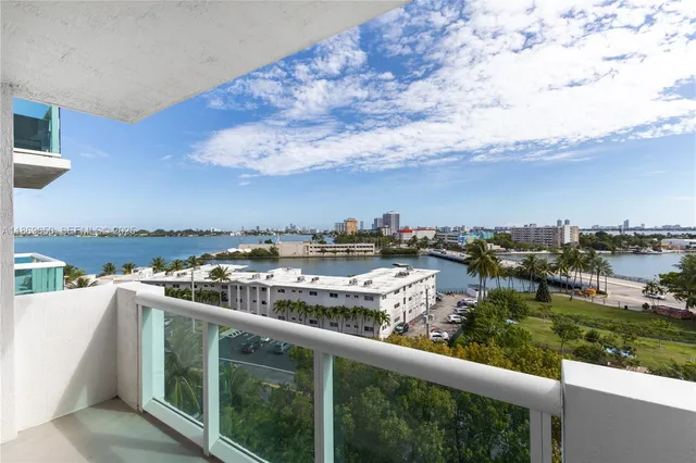 $4,800 | 7900 Harbor Island Drive, Unit 712, North Bay Village, FL 33141