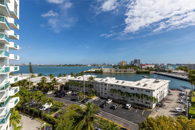 $4,800 | 7900 Harbor Island Drive, Unit 712, North Bay Village, FL 33141