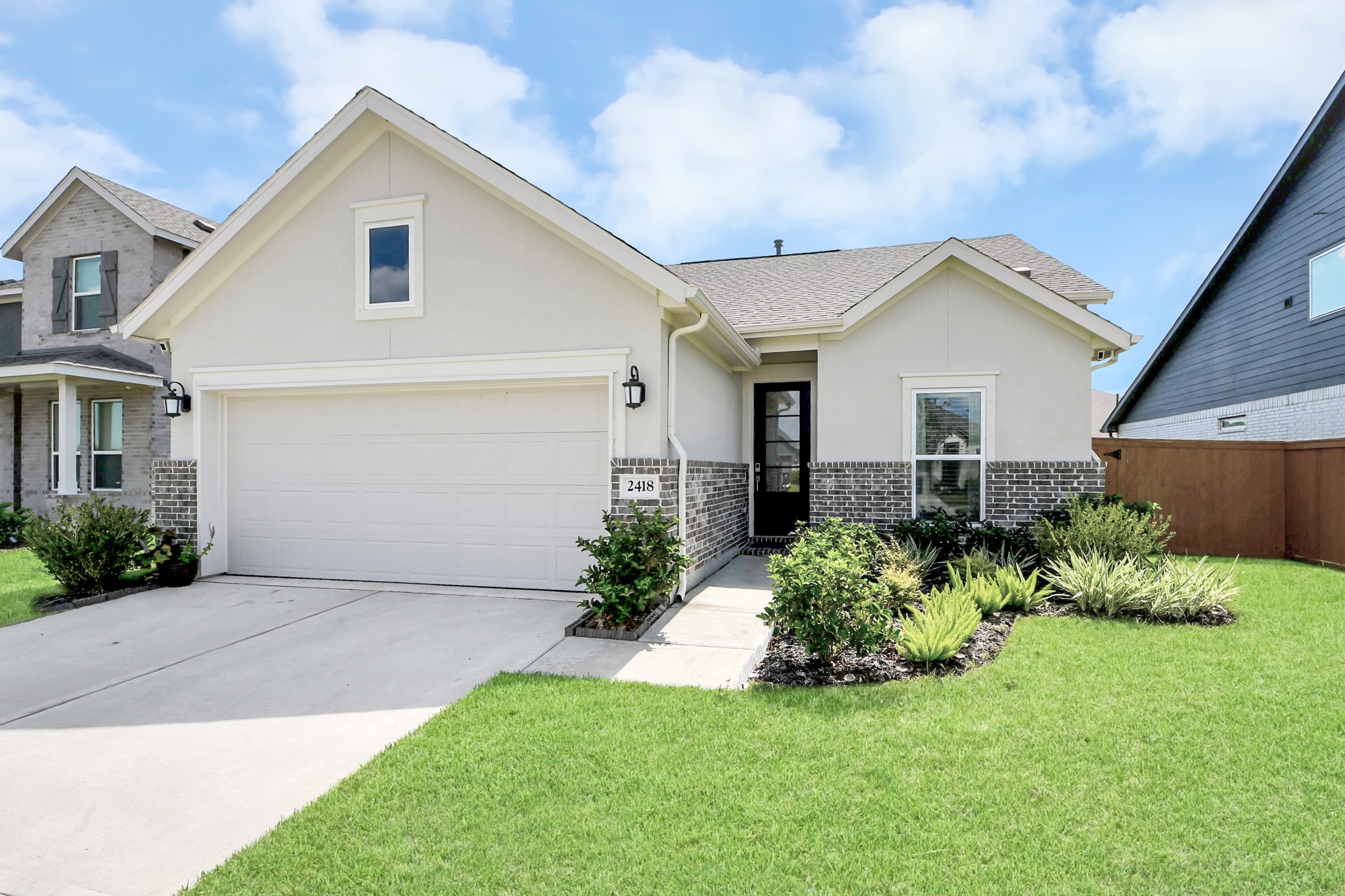 2418 Phantom Quartz Lane Rosharon, TX 77583 - Photo 1 of 27 Gallery Image 1
