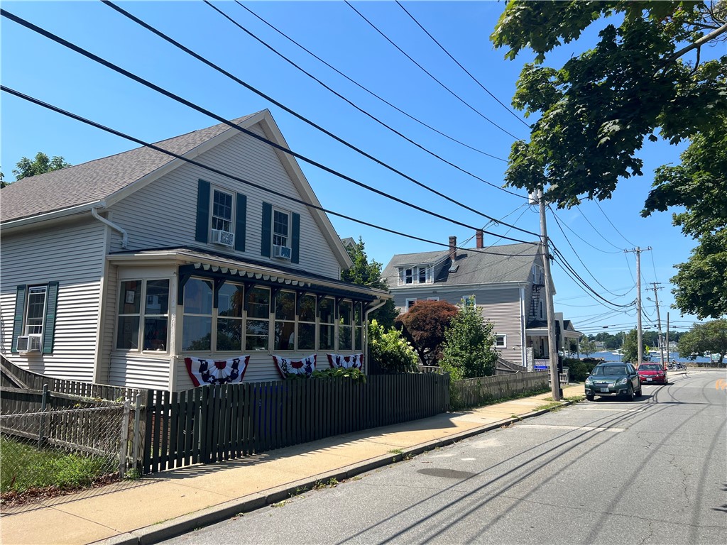 12 Washington Street, Unit 2 Bristol, RI 02809 - Photo 1 of 20