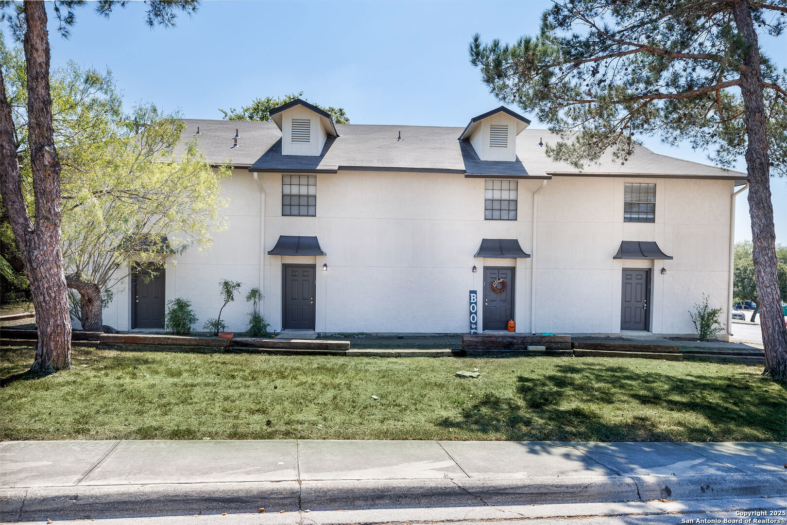 554 Dukeway Universal City, TX 78148 - Photo 1 of 19