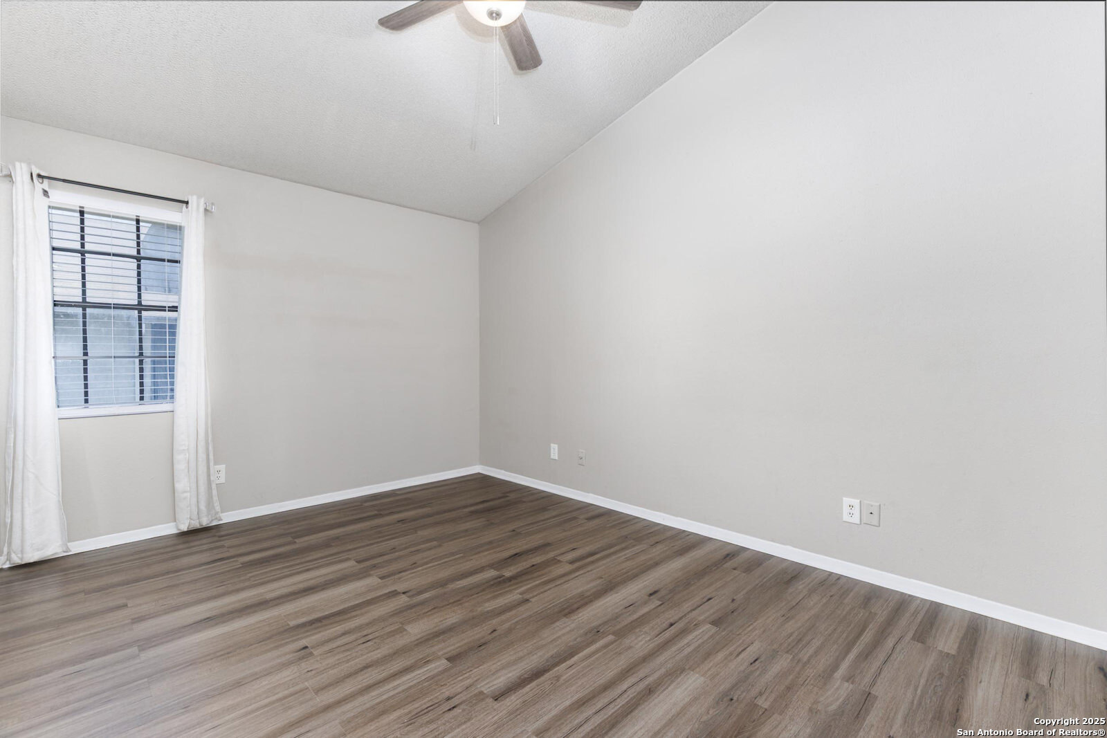 554 Dukeway Universal City, TX 78148 - Photo 16 of 19