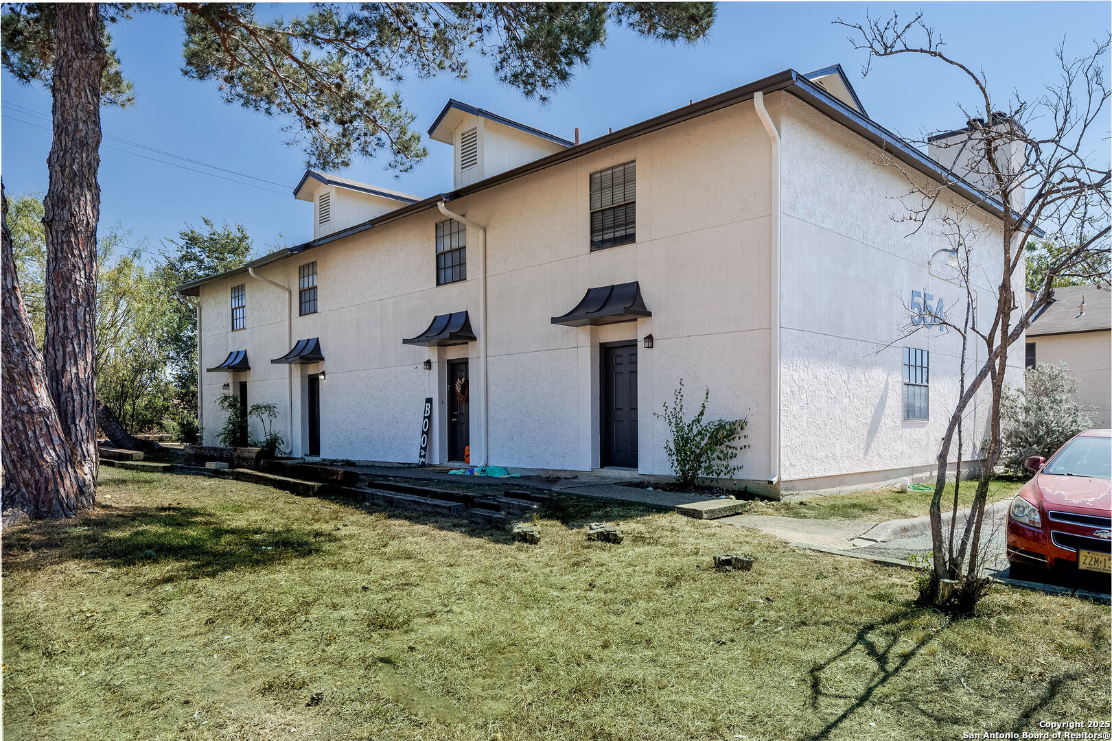 554 Dukeway Universal City, TX 78148 - Photo 3 of 19