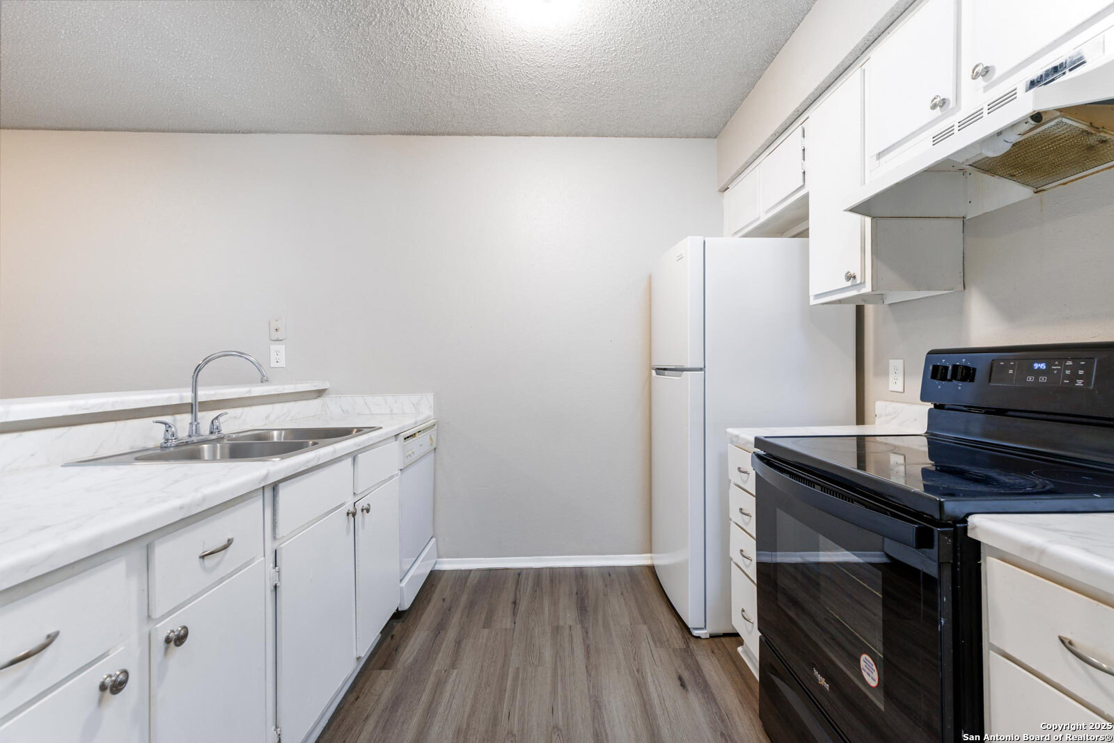 554 Dukeway Universal City, TX 78148 - Photo 9 of 19