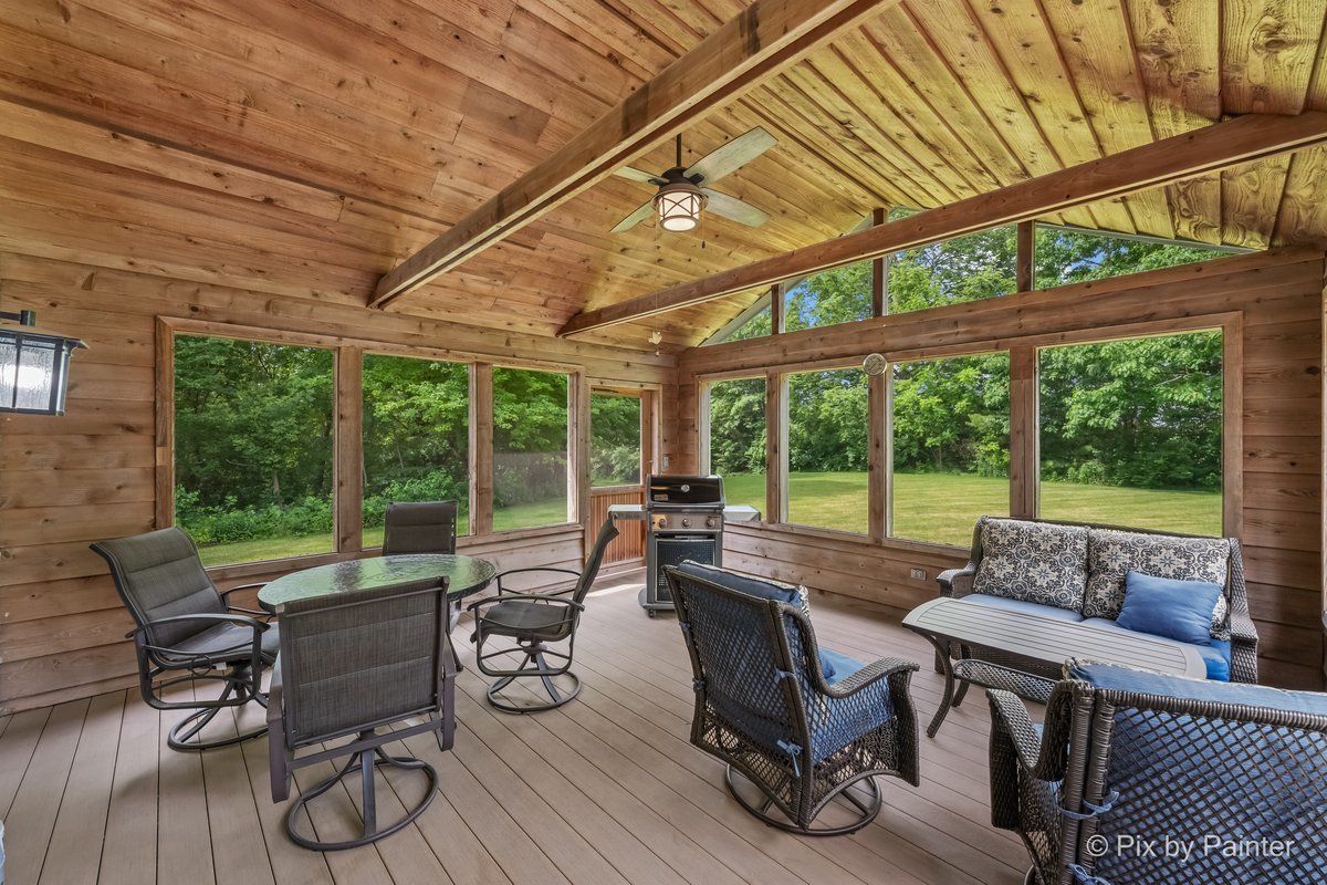 9901 Fox Bluff Lane Spring Grove, IL 60081 - Photo 16 of 44