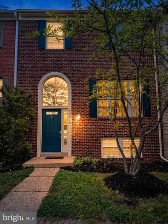 $4,000 | 45010 University Drive, Ashburn, VA 20147