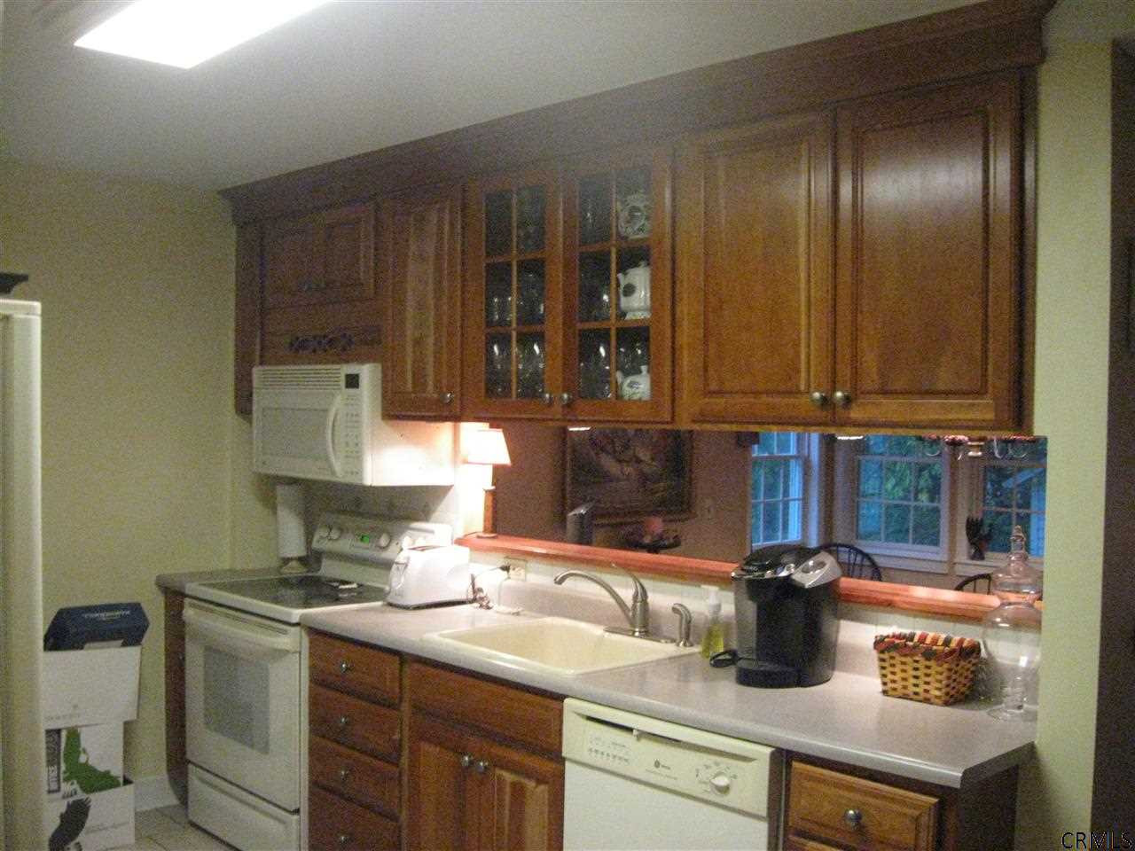 11 Knickerbocker Road Scotia, NY 12302 - Photo 3 of 16 Photo 3