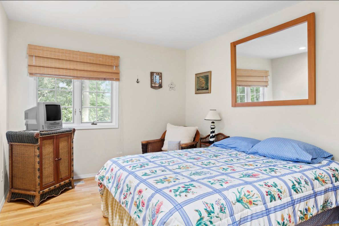 177 South Country Road Remsenburg, NY 11960 - Photo 11 of 16