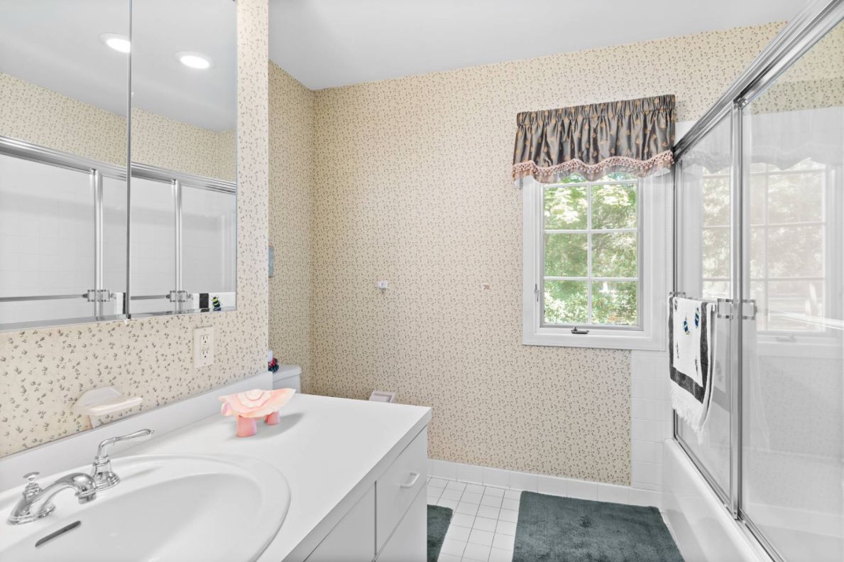 177 South Country Road Remsenburg, NY 11960 - Photo 12 of 16