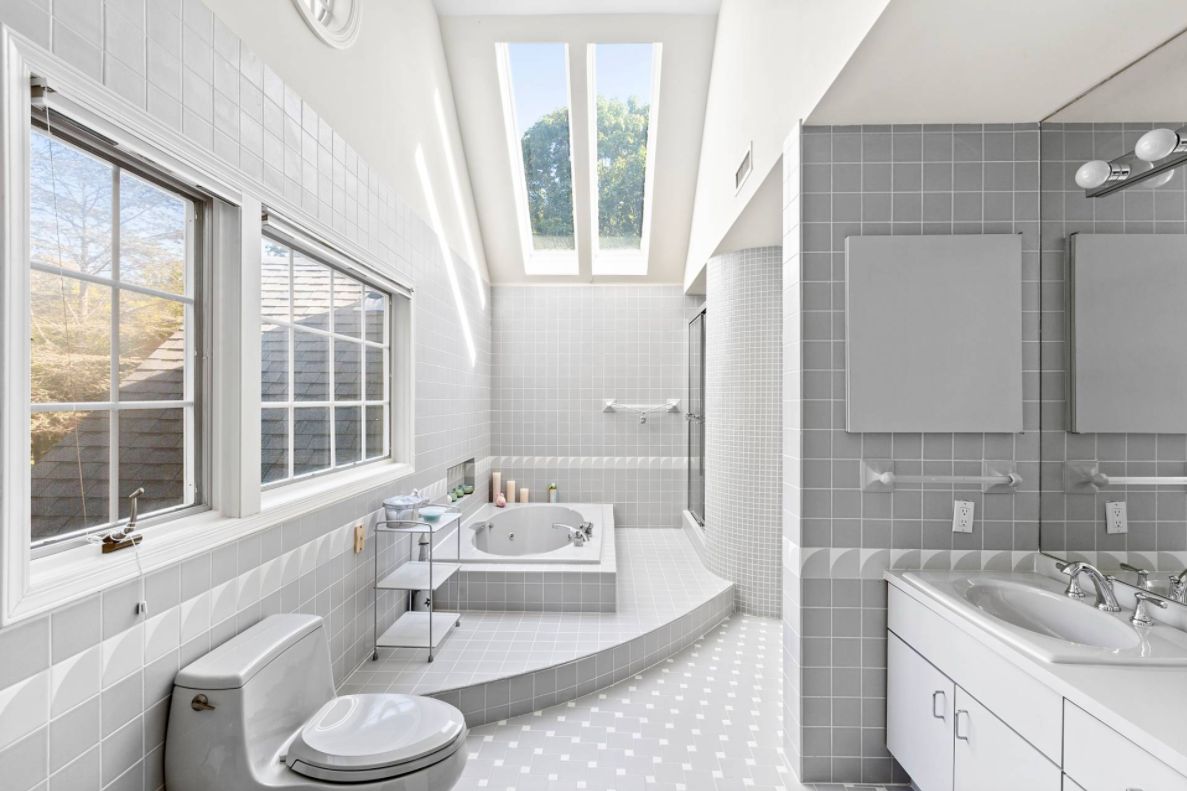 177 South Country Road Remsenburg, NY 11960 - Photo 14 of 16